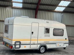 KNAUS Südwind 440 Etagenbett + Festbett + Vorzelt