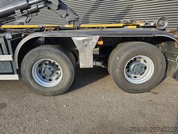 Volvo FM 460 8x6 / PALFINGER EPSILON / HOOKLIFT