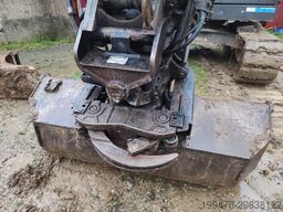 Volvo ECR145EL with Steelwrist rototilt and 2 buckets