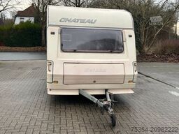 CHATEAU Chiara 380 mit Vorzelt Bettumbau Sitzgruppe