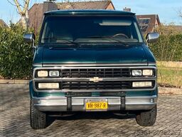 CHEVROLET Chevy Van 5.7 V8 Starcraft Low Top Double Cabin