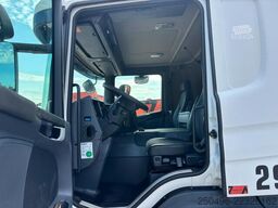 Scania P 370 6x2*4 RETARDER / BOX L=8451 mm