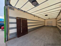 VOLVO FE 320 / Ladebordwand