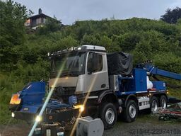 Mercedes-Benz Arocs with a Meyco Roadrunner concrete spray unit