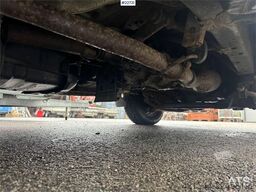 Toyota Hiace 4x4.