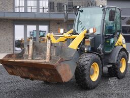 KOMATSU WA 70 Radlader Gabel Schaufel Zentralschmieranla