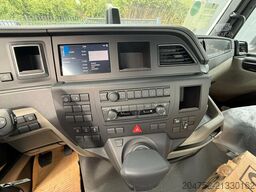 MAN TGS 41.440 MAN TGS 41.440 8x4 Abrollkipper + Kr...