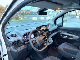 Fiat Doblo Kombi 5 Sitze Autom Sitzh. Klimaauto Rückfahrkam