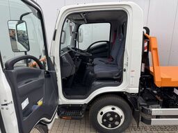 ISUZU NMR Autom.  Abrollkipper + Winterdienst