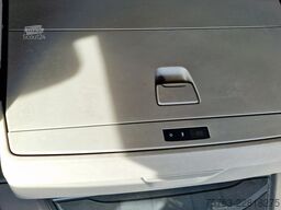 Scania P280 4x2 - Box with sidedoors - Loadlift - Full...