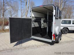 Ifor Williams HBX 511, Sattelkammer, Dreh-/Kipp