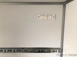 Blyss F1330HD mit Verkaufsklappe Kofferanhänger