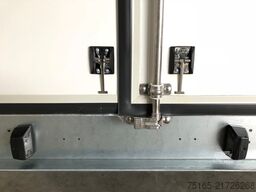 Blyss F1330HD mit Verkaufsklappe Kofferanhänger