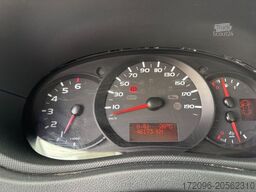 RENAULT Master III Steiger Klubb K26 / 11,2m / 200Kg