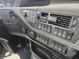 Volvo FH540 8X4 / 8X2 / HMF 28TM KRAN / CRANE / OPRIJ...