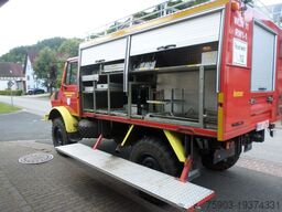 MERCEDES-BENZ Feuerwehr Unimog  U 1300L  mit Werner Winde 5 To