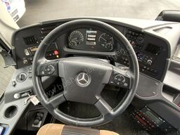 Mercedes-Benz Tourismo 17 RHD