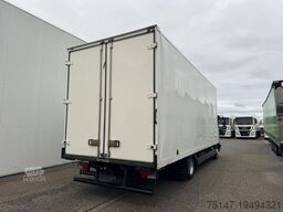 MAN TGL 8.220 4x2BL Möbelkoffer 3 Sitzer Klima