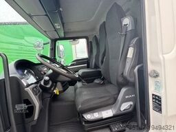 MAN TGL 8.220 4x2BL Möbelkoffer 3 Sitzer Klima