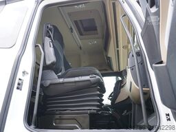 Mercedes-Benz Actros 2540 6x2 / 40 tho. km! / 5-seater