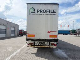 Schmitz Curtainsider / Planenauflieger
