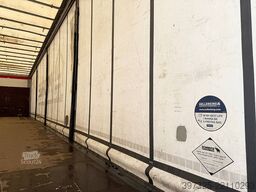 Schmitz Curtainsider / Planenauflieger
