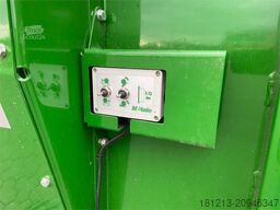  McHale Silgaeverteiler und Strohhäcksler 