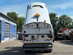 MERCEDES-BENZ AXOR 1829 Kehrmaschine BUCHER