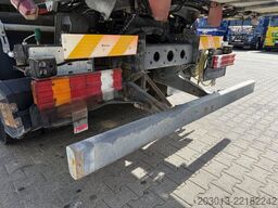 MERCEDES-BENZ AXOR 1829 Kehrmaschine BUCHER
