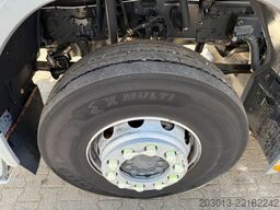 MERCEDES-BENZ AXOR 1829 Kehrmaschine BUCHER