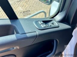 RENAULT Master L1H1  9-Sitzer Scheckheft Klima