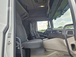 DAF XG 480 Spoilers, skylights