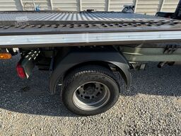 Mercedes-Benz Sprinter 519