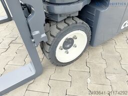 COMBILIFT CBE2500 TRIPLEX 5500 FORK POSITIONER