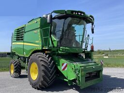 John Deere T560i HillMaster