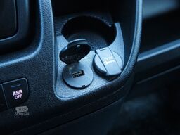 PEUGEOT Boxer 2.2 BlueHDi L4H2 Maxi Klima Navi Kamera E6