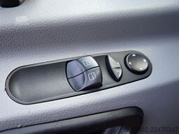 MERCEDES-BENZ Sprinter 313 CDi Rollstuhlrampe 7+1 Sitz 95KW E6