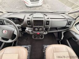 EURAMOBIL Profila RS 695 QB *st.-Solar*