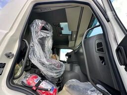 Volvo FMX 500 Volvo FMX 500 8x4 Effer-Ladekran 955-8s...