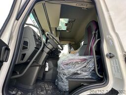 Volvo FMX 500 Volvo FMX 500 8x4 Effer-Ladekran 955-8s...