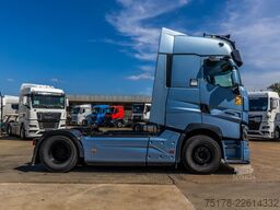 RENAULT T520