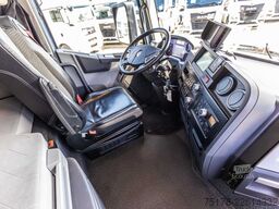 RENAULT T520