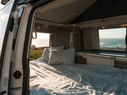 Volkswagen California Camper | 2 Betten 4 Schlafplätze | Küchenzeile + Dachbett