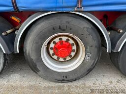 Kel-Berg Curtainsider / Planenauflieger / Gardin
