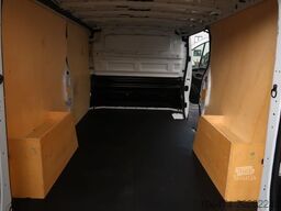 RENAULT Trafic Kasten L2  Komfort erst 49 tkm !