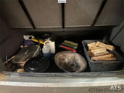 Mercedes-Benz Sprinter w/ 15+1+1 seats w/ 2 sets of tires