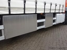 DAF CF 400 sliding roof