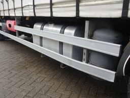 DAF CF 400 sliding roof