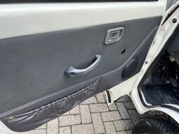 Piaggio Porter 1.3 Kipper CNG en Benzine met Radio 2-pe...