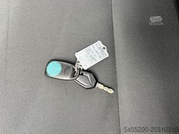 Piaggio Porter 1.3 Kipper CNG en Benzine met Radio 2-pe...